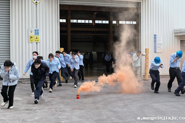 实战练兵!公司组织员工开展消防实操演练